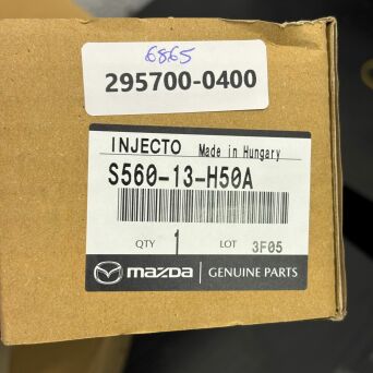 NEUF Injecteur DENSO MAZDA 295700-0400 S560-13-H50A 295700-0401
