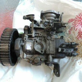 Pompe d'injection ZEXEL 104640-3352 VE4/10F2100RNP430